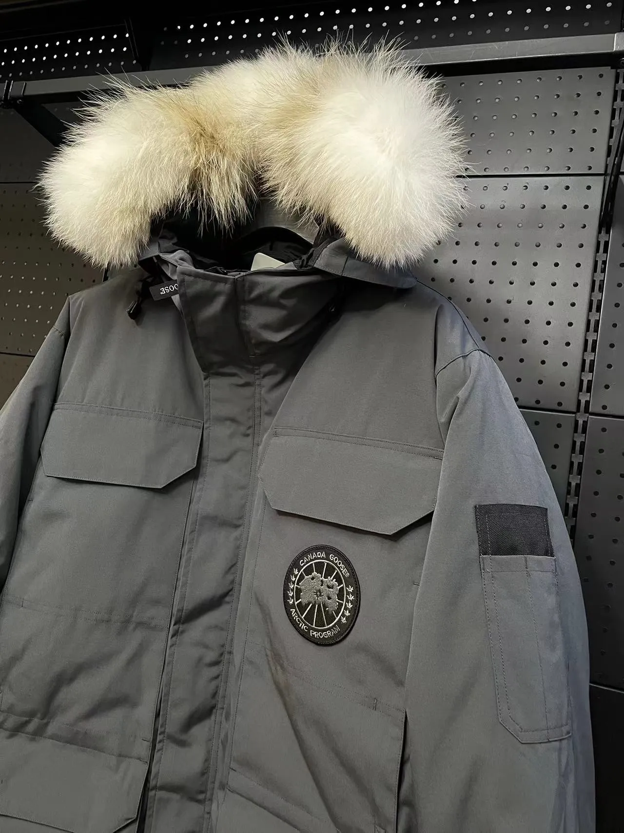 🇨🇦CANADA GOOES 24 New Arrival 08 / Factory : . . . .Premium ， Drop Shipping！ Expedition 08 Same Style， ， Classic ， ， 。 ➖ 。 ➖ ， 。 ➖ 21 ，TC 85 ， Wear-Resistant。 ➖ 80 . 。 ➖ 100% nylon ， ， ！ ➖ 。 ➖ YKK ，YKK ， 。 ➖ 3M ， 。 : ， 。 ， · · Quality· ！ Size:XS-XXL